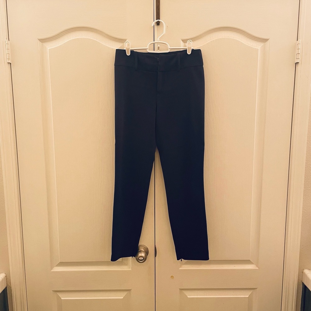 alice + olivia Skinny Tab Front Cropped Pants (Navy; Size 2)